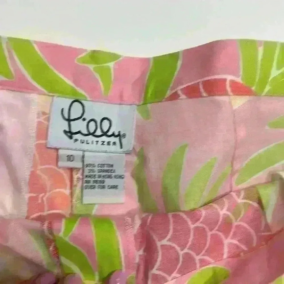 Lilly Pulitzer Size 10 Pineapple Shorts Item# 8W - Picture 2 of 4